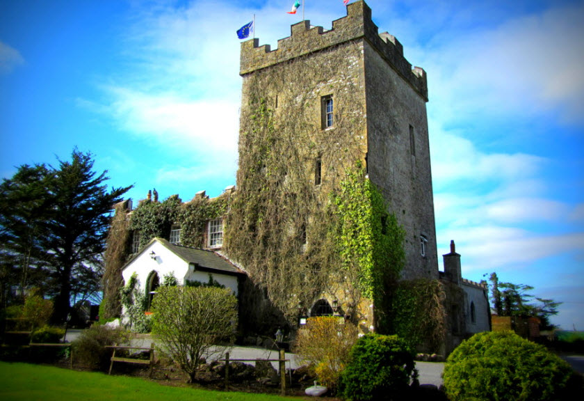 Cloonacauneen Castle, Ireland